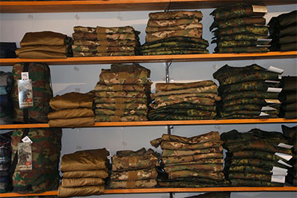 us_navy_shop_im_ruhrgebiet_Kundenbild-US-Navy-Shop-Dortmund-Foto-Army-Kleidung